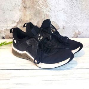 Nike Air Max Bella TR 5 Black & White Womens Size 9